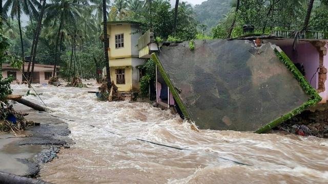 केरल में बाढ़ से अब तक 29 लोगों की मौत