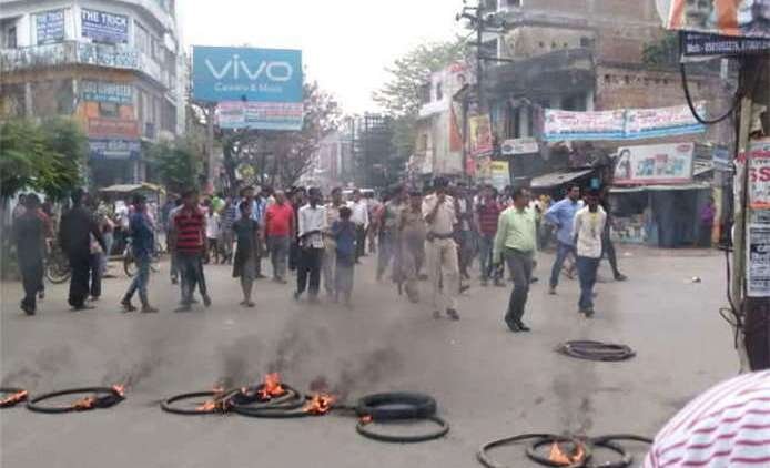 पटना की सड़कों पर उतरे भारत बंद के समर्थक